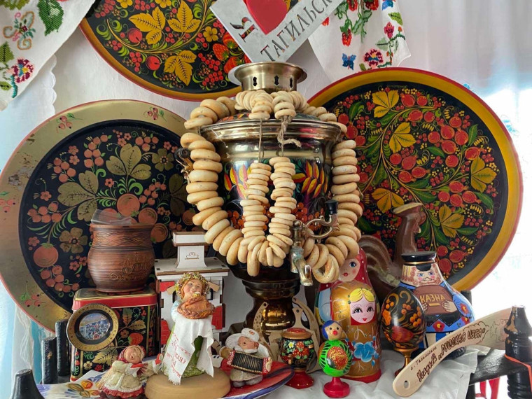 Русская изба-усадьба.